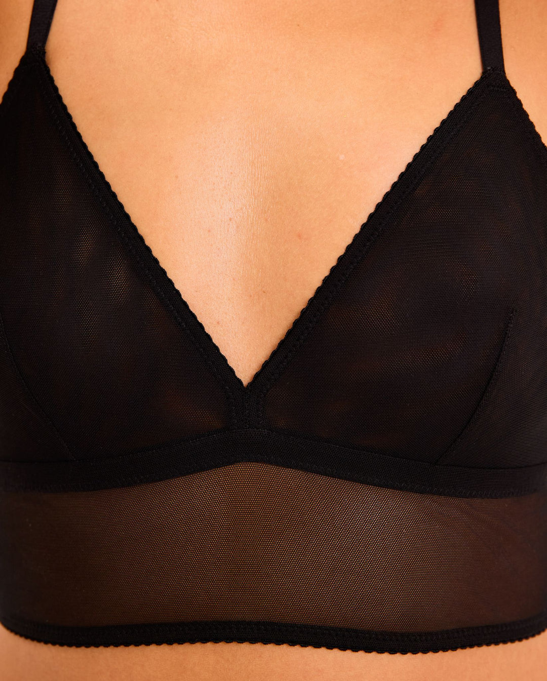 Mesh Triangle Top Black