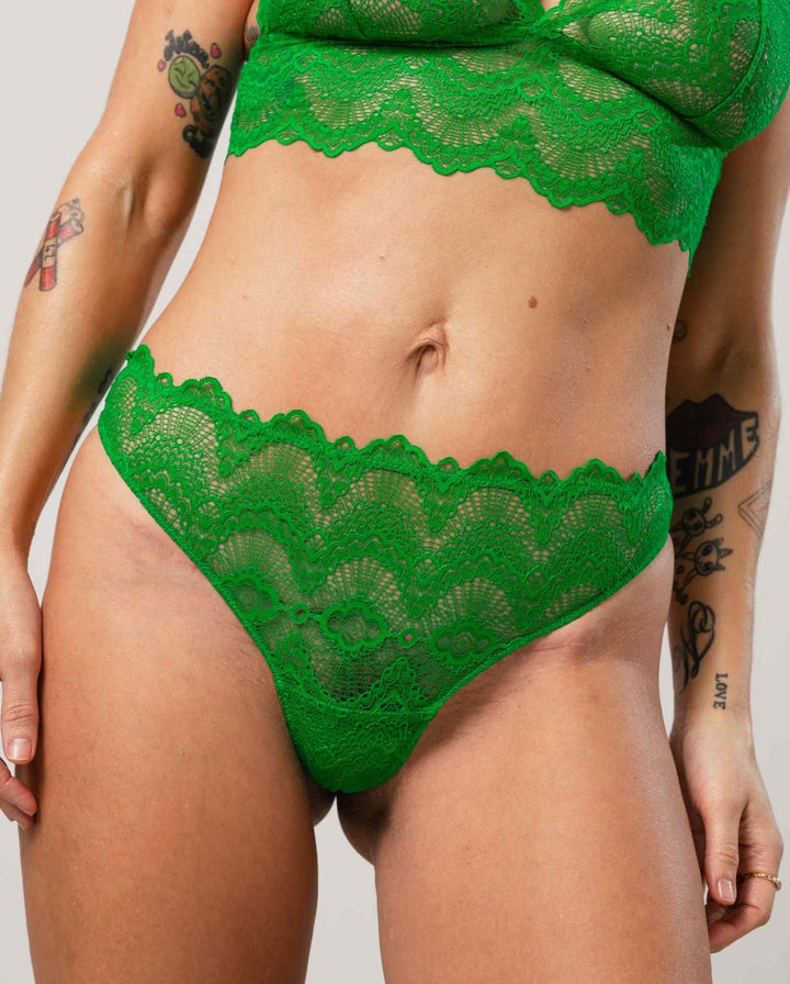 Lace String Green Ivy